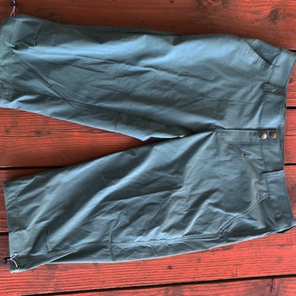 Columbia Saturday Trial Pants Capri Length Sz 12
